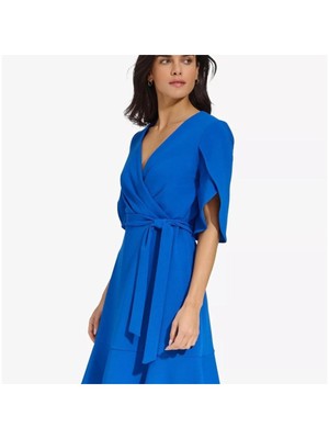Женское синее платье DKNY с завязывающимся поясом и воланами на подоле с рукавами-тюльпанами + расклешенное платье 8