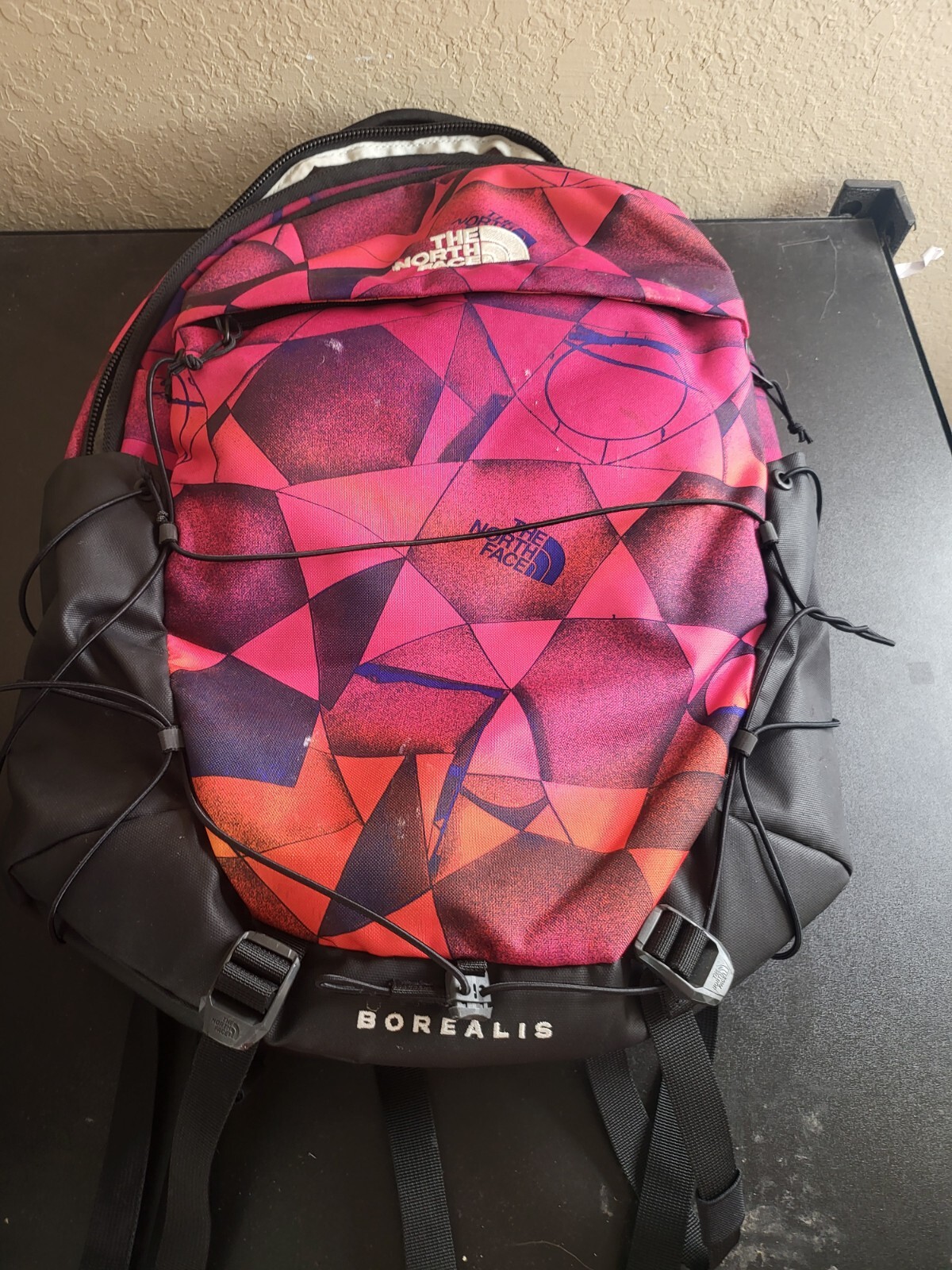 THE NORTH FACE ピンクリュック 友達と被ることがない⁉」 インパクト抜群のノースフェイスの