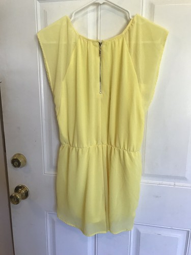 Large Copper Key pale yellow sheer overlay butterfly short sleeve zip romper EUC
