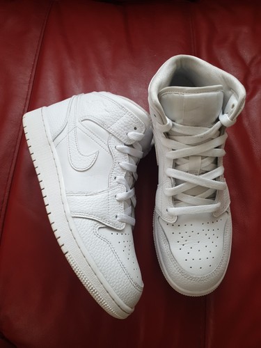 ★関税込★NIKE★AIR JORDAN 1 MID TRIPLE WHITE★25-29cm★ ☆関税込☆NIKE☆AIR JORDAN 1 MID TRIPLE WHITE☆25-29cm☆