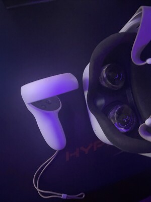 Oculus Quest 2, Headset VR