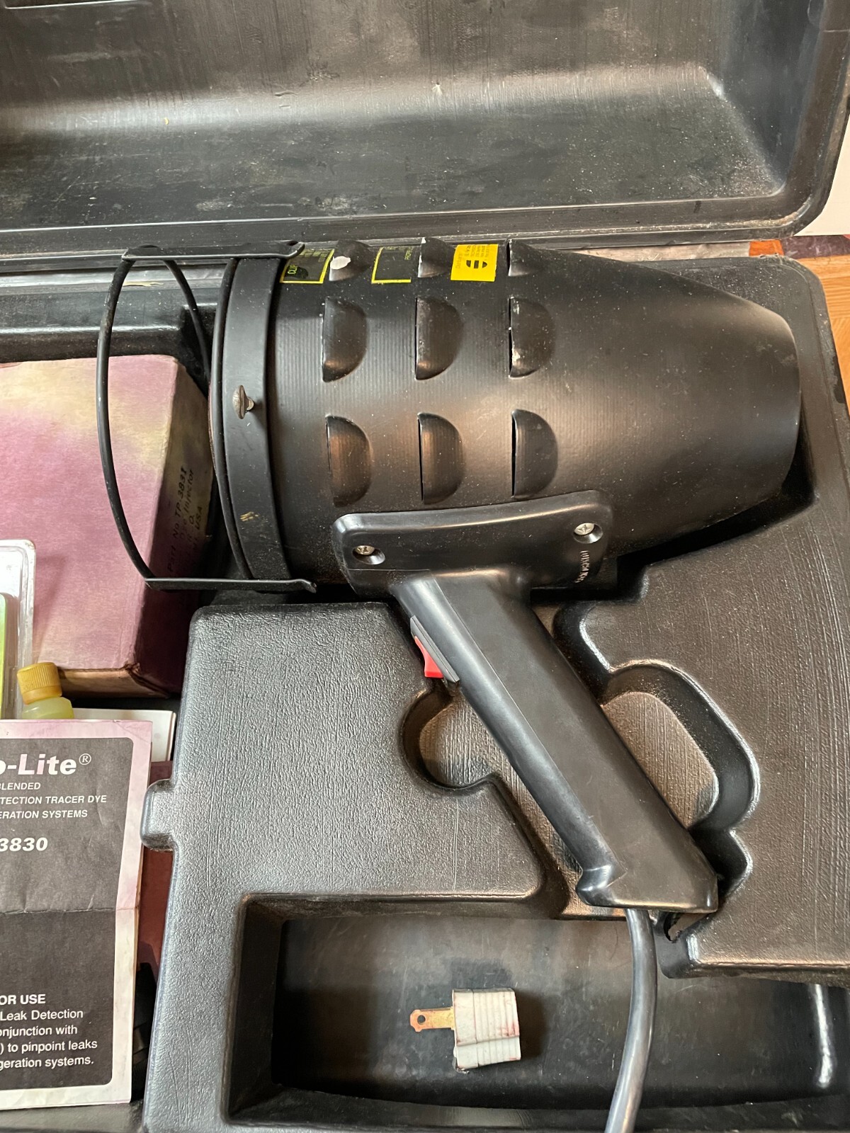 HB Fuller TP1200 120W Ultraviolet Tracer Lamp Gun W/Tracer Dye Injector H. Case