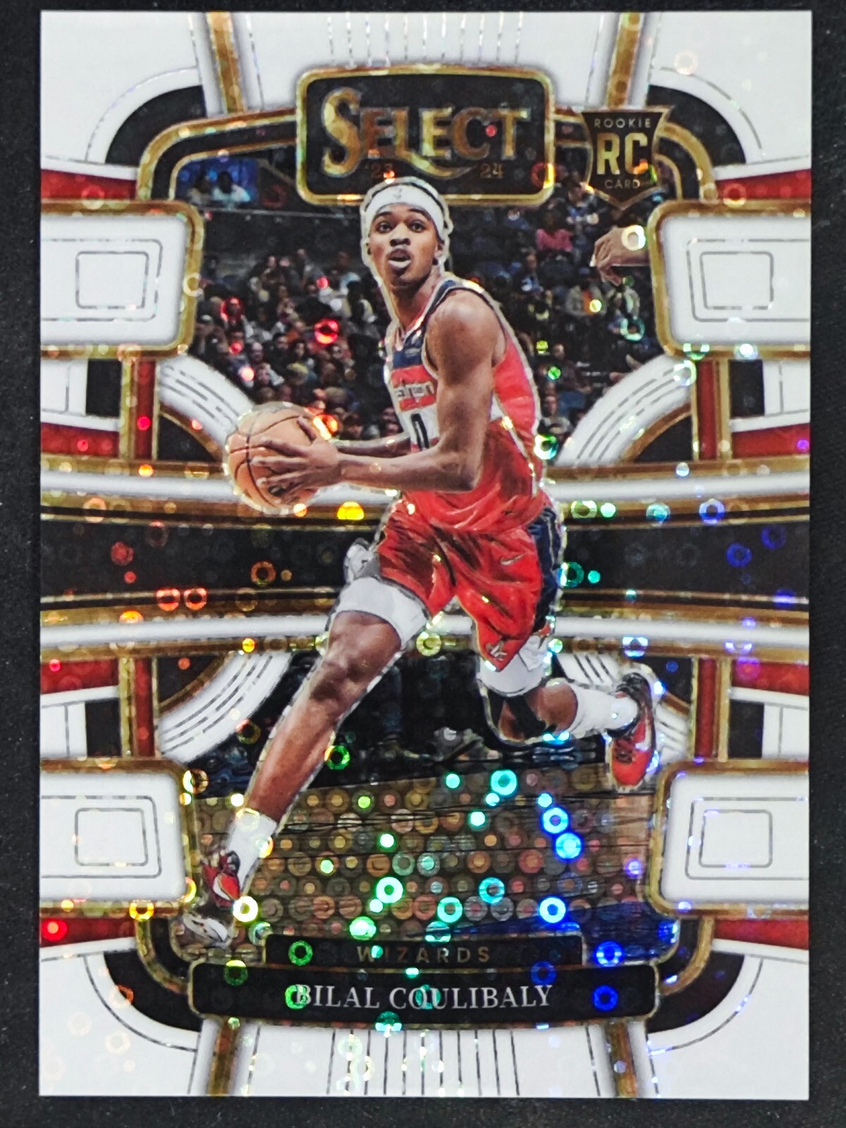 Carte Panini Prizm 2023 Bilal Coulibaly RC #153 – Red Cracked Color Match, Non Gradée