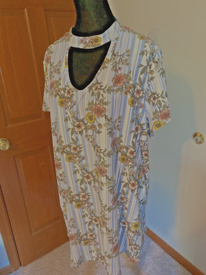 Bobbie Brooks blue and white floral Short Sleeve Tunic Women's Size 2X