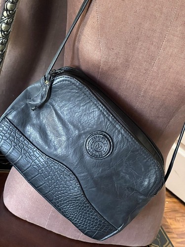 バッグ leather gimmick hand bag black Punch Tech Shoulder Bag in Crackle Patent Leather in BLACK