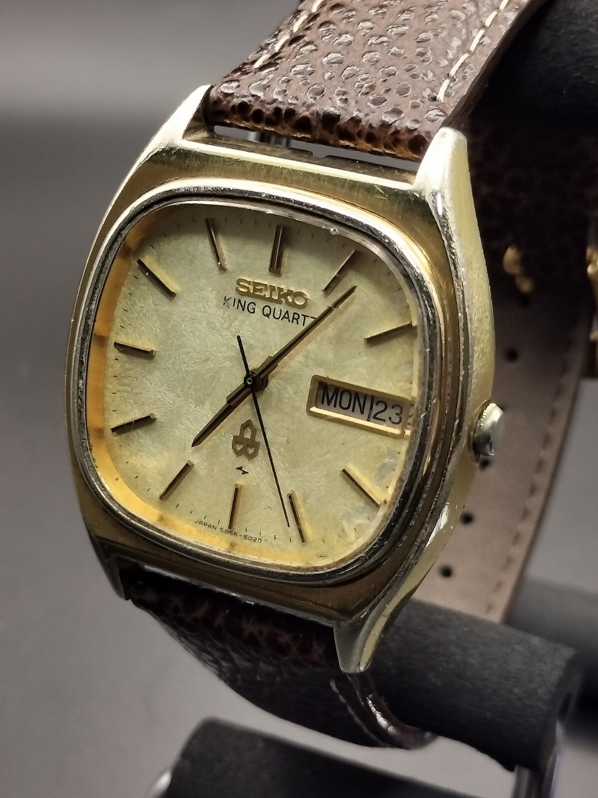 Vintage SEIKO KING QUARTZ 5856-5020 Day-date Quartz Battery