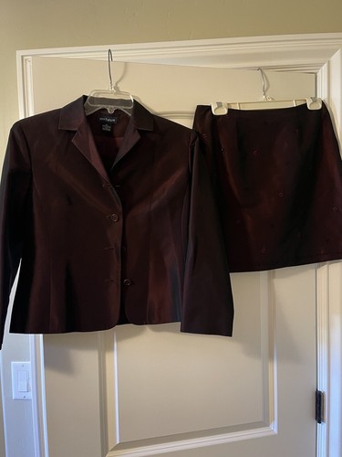 Ann Taylor Skirt Suit Maroon Size 6