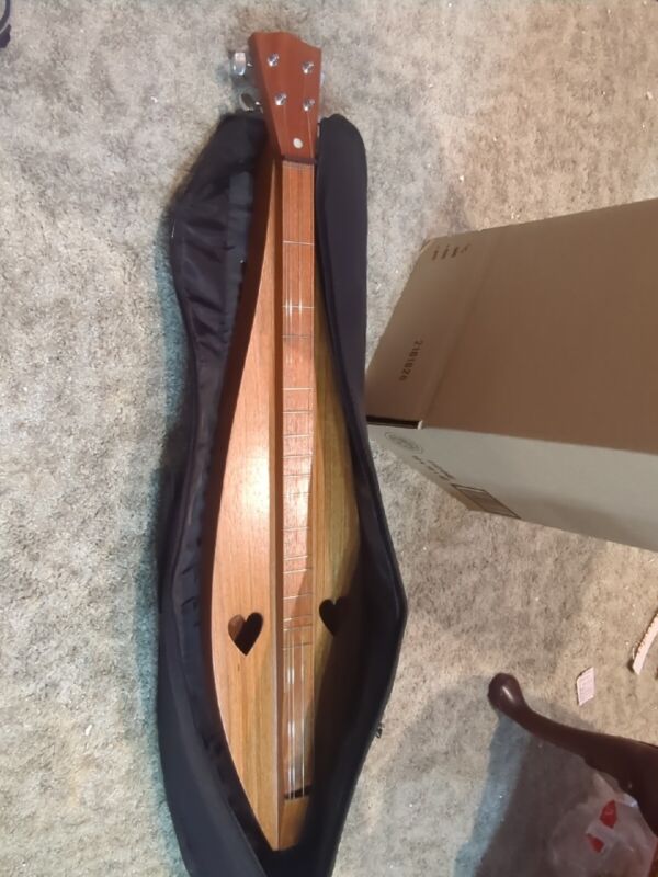 4 String Mountain Dulcimer Johnson FI-220 With Case Box 108