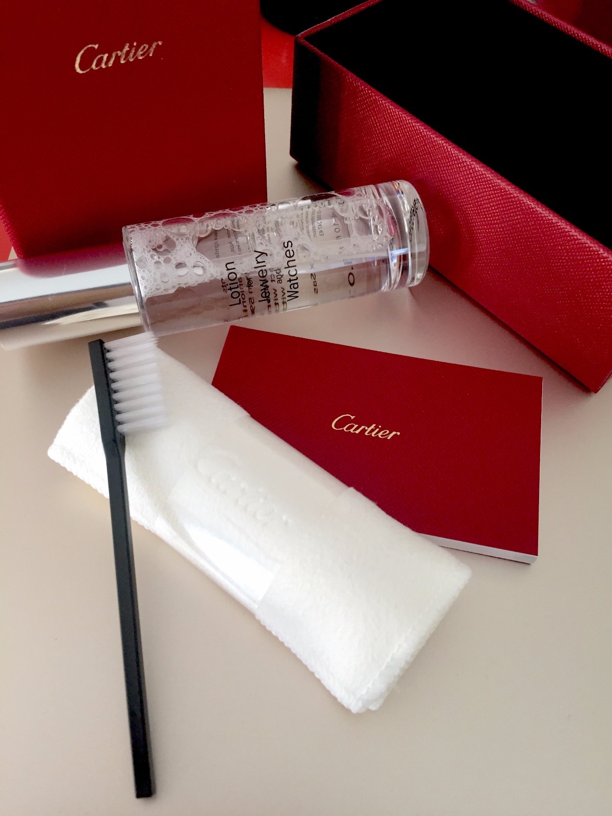 Cartier ジュエリークリーナーセット 5点 新品】Cartier ジュエリー＆ウォッチ用 クリーナーセット - メルカリ