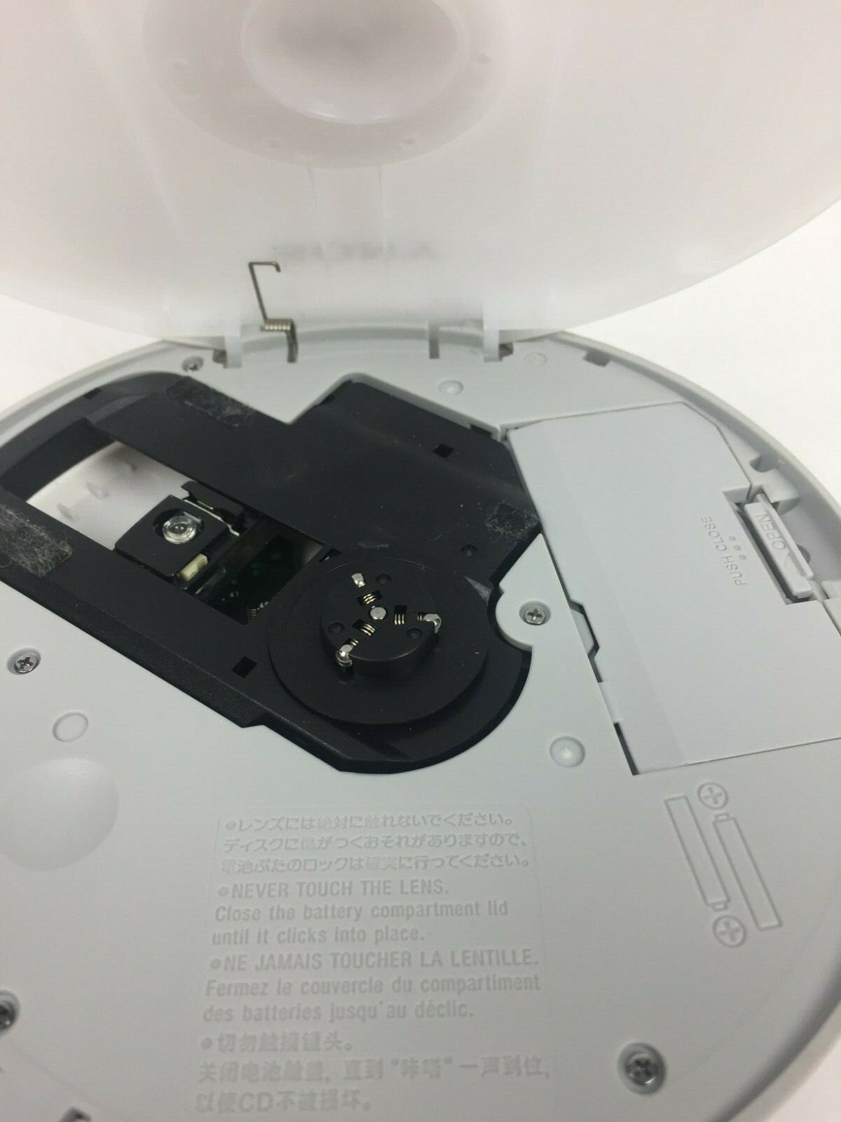 Sony CD Walkman D-EJ001 Portable CD Player Discman G-Protection CD-R/RW White