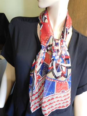 Oscar de la Renta Oblong 50x10quot Sheer Red White Blue Nautical Scarf Oscar de la Renta Oblong 50x10quot Sheer Red White Blue Nautical Scarf