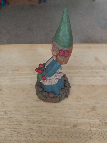 1991 Tom Clark Gnome HOLLY Christmas Resin Figurine Cairn #62 #5174