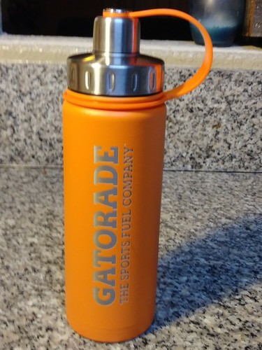 Gatorade/Eco Vessel Insulated Bottle & BodyBuilding. Com shaker