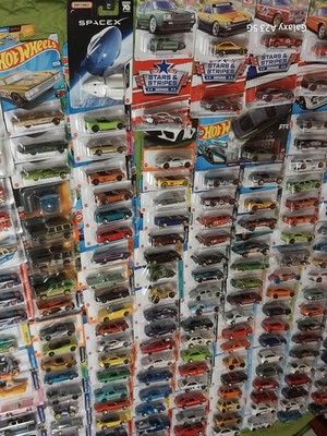 12 Random New Hot Wheels/Matchbox Diecast Cars w/ GUARANTEED TH OR PREMIUM CAR!*