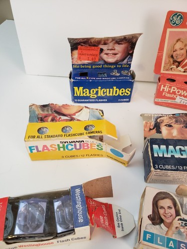 Lot of 30 Flashbulb Flashcubes Magicubes In Boxes Loose Random Mixed Lot NOS