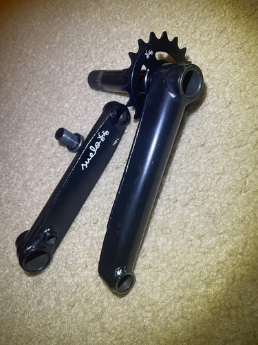 3-PIECE BMX クランクSUELO V3 CRANK SET 160MM 22T BMX CRANK KIT