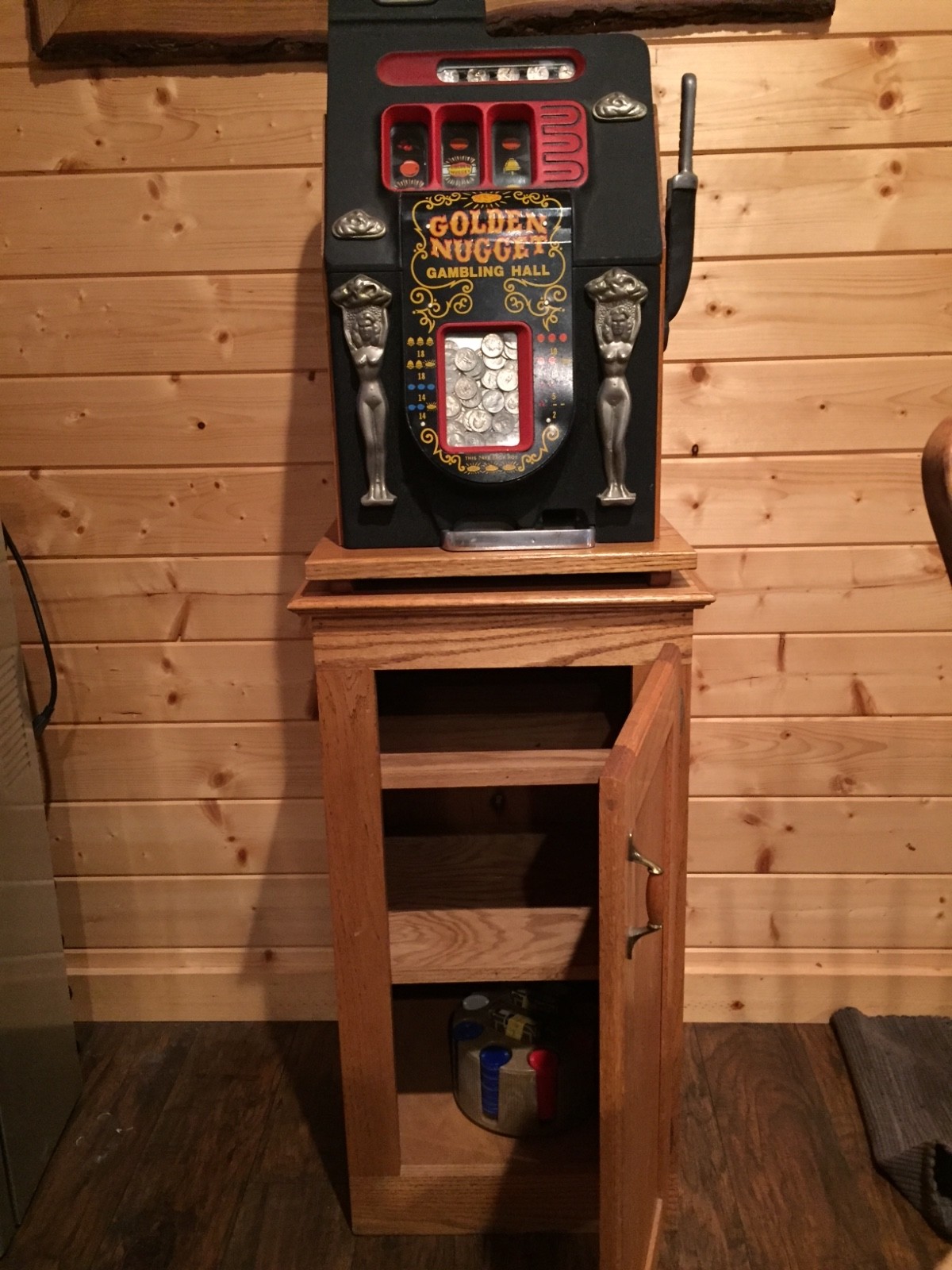 Antique 25 cent slot machine