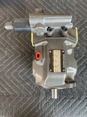benchmark A10VS018DR/31R hydraulic pump pkc62n001.  2 Available