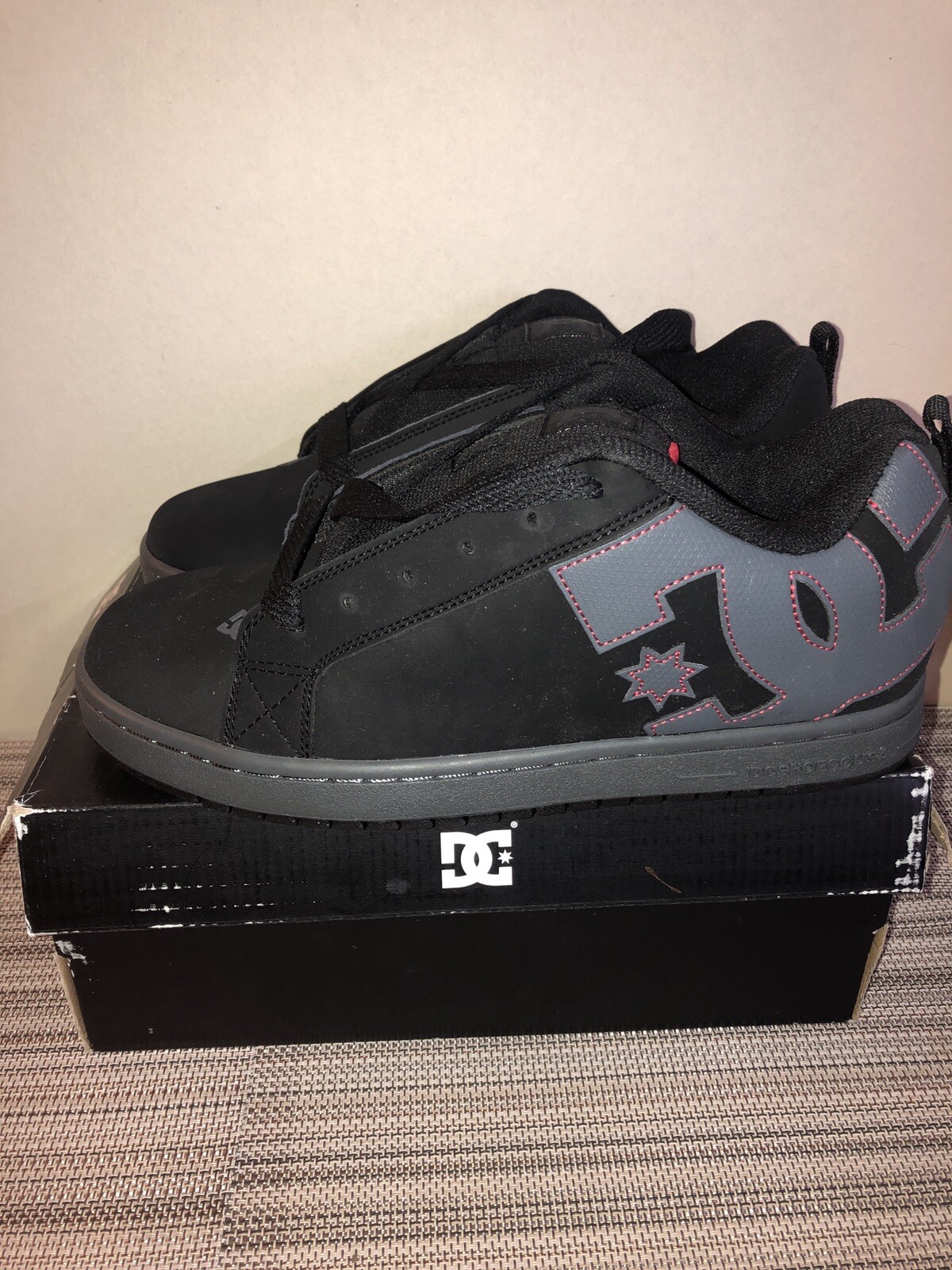 dc shoes size 11.5