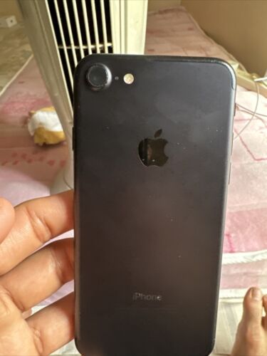 Apple iPhone 7 32GB 128GB Black Unlocked Smartphone Grade B