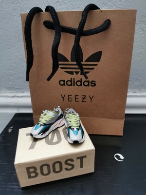 mini yeezy 350 box
