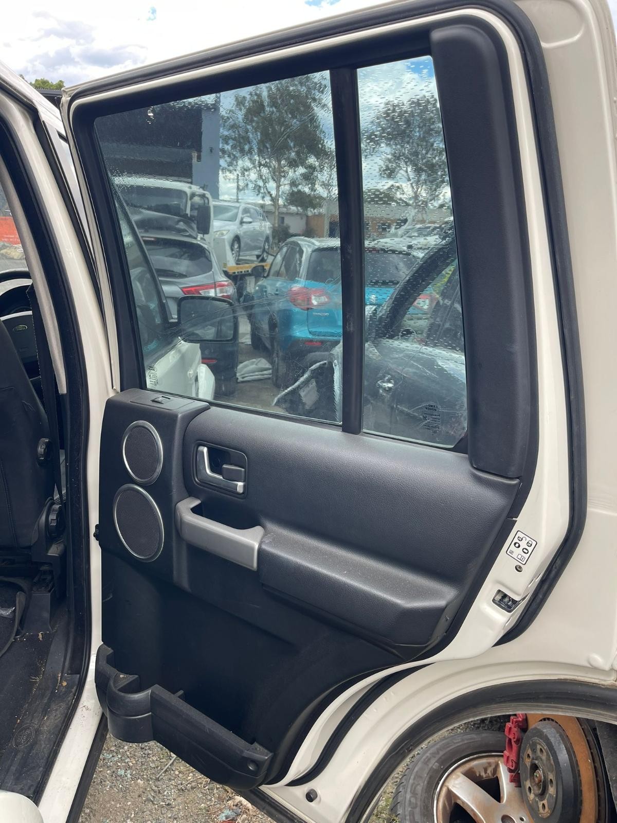 LANDROVER DISCOVERY 03/2005-09/2009 INTERCOOLER 4.0L PETROL 6 SPEED L319 - thumbnail 8