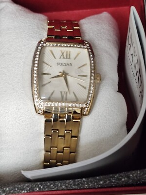 Pulsar Women's Watch Gold And White Swarovski Crystals and Gold toned VJ21