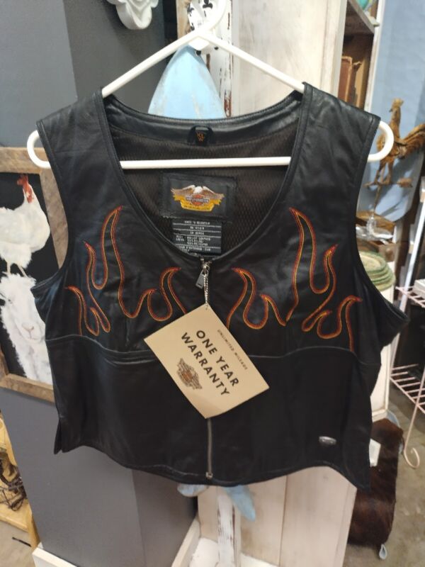 WOMANS LEATHER HARLEY-DAVIDSON VEST SIZE XL NEW WITH TAGS