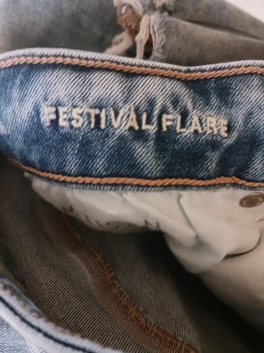 American Eagle Festival Flare Next Level Stretch High Waist Jeans Size 6 Short