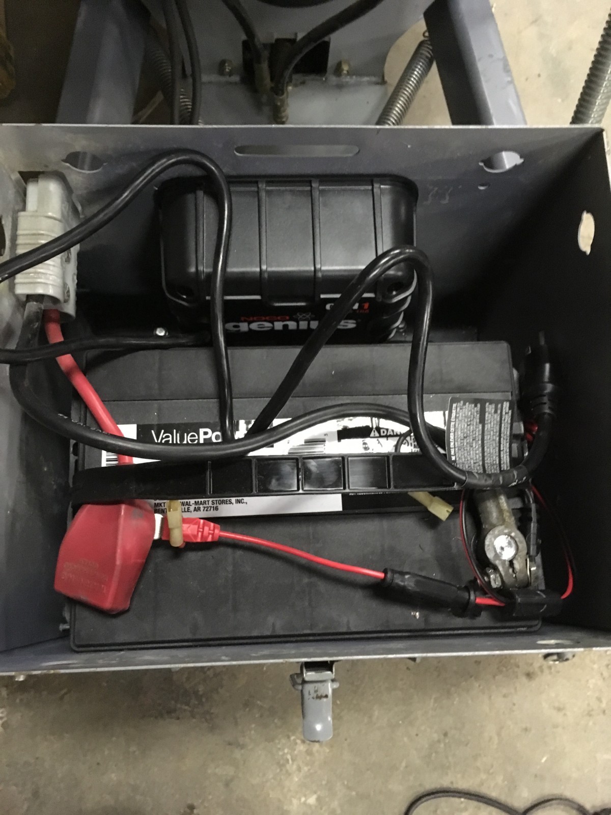 GENIE VERTICAL MAN LIFT