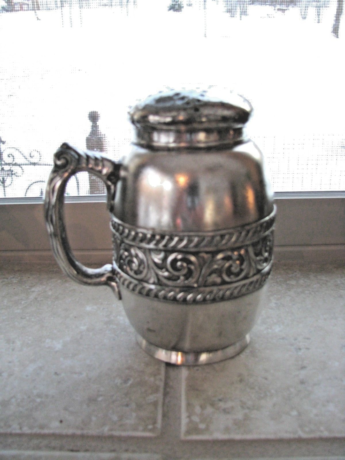 ANTIQUE SUGAR SHAKER-ROCKFORD SILVER P. CO.-QUADRUPLE- STAR PATTERN LID-AWESOME