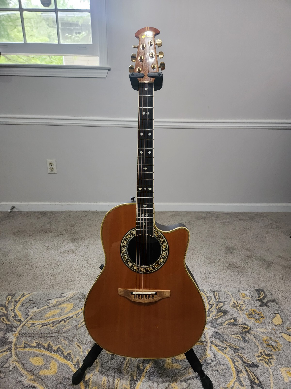 Ovation 1767 Legend Acoustic Elecrtic Guitar with Original Ovation 1767 Legend Acoustic Elecrtic Guitar with Original