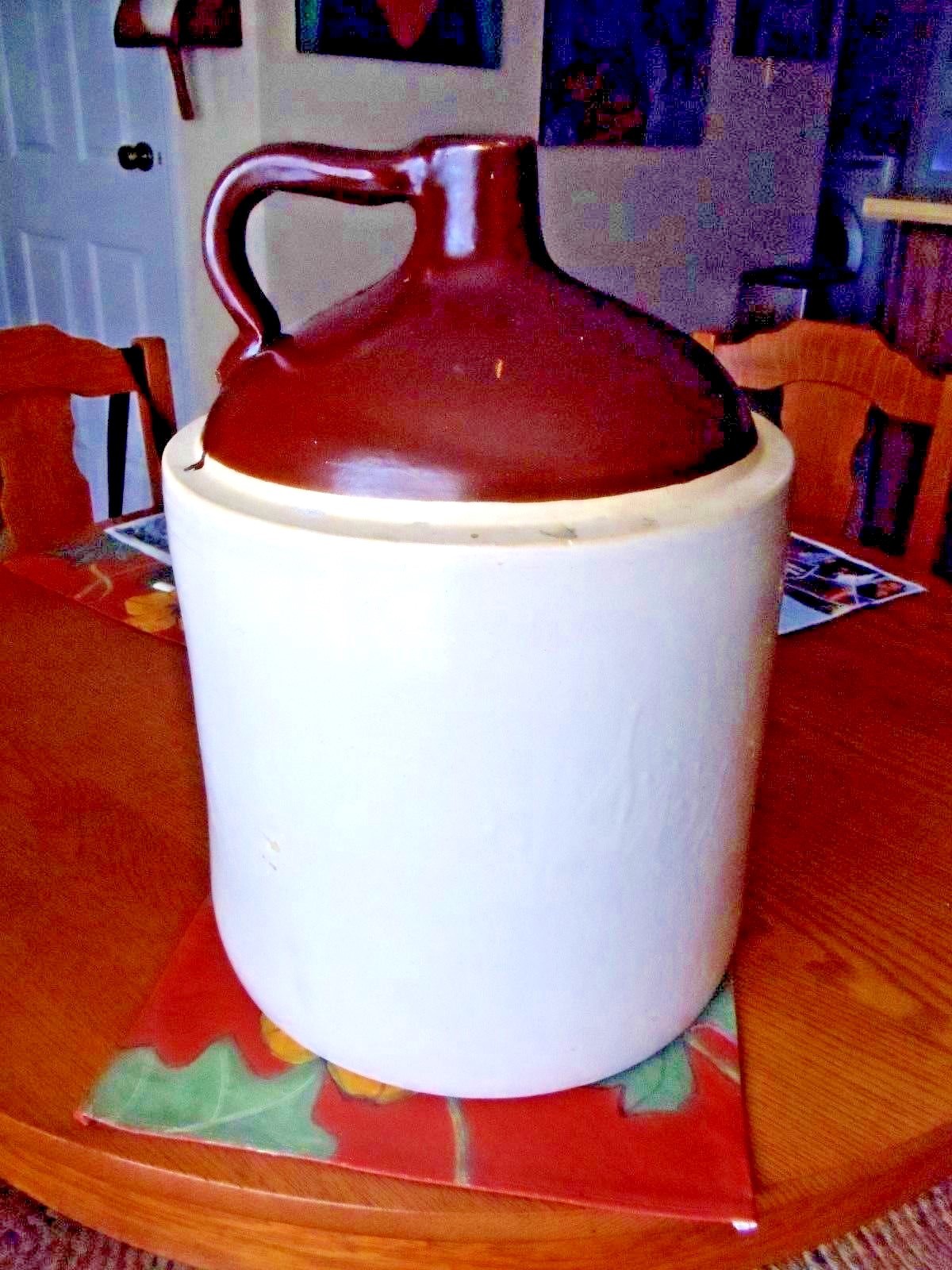 VINTAGE BLUE RIBBON BRAND 5 CROCK JUG - NO CHIPS OR CRACKS           0810-5