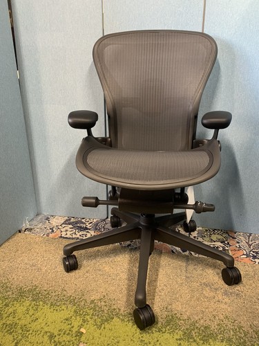 最終プライスHERMAN MILLER Herman Miller Aeron Classic Under Seat Foam Insert (New
