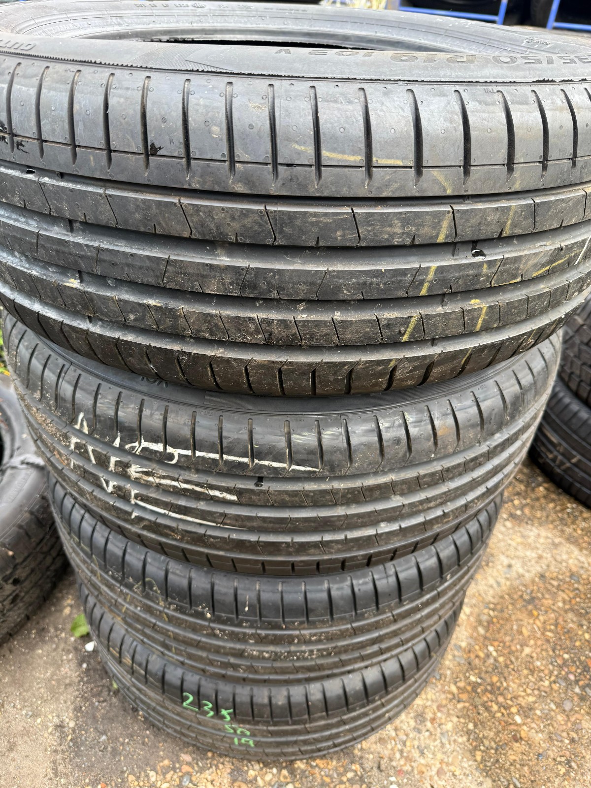 New 235 50 19 Pirelli, P Zero, VOL, PNCS, 103V, x1 Tyre (F1_tyres) YD147