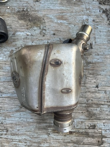 16-19 kawasaki ninja zx10r OEM CENTER EXHAUST CATALYTIC