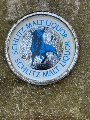 Schlitz  Malt Liquor Metal Beer Tray 11 .  Bull Logo.  Schlitz Brewing. VGood