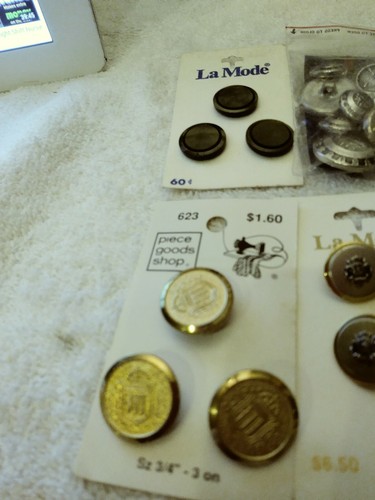 La Mode , London Fog,Buttons 20 Total New Vintage Germany, Holland, Iowa