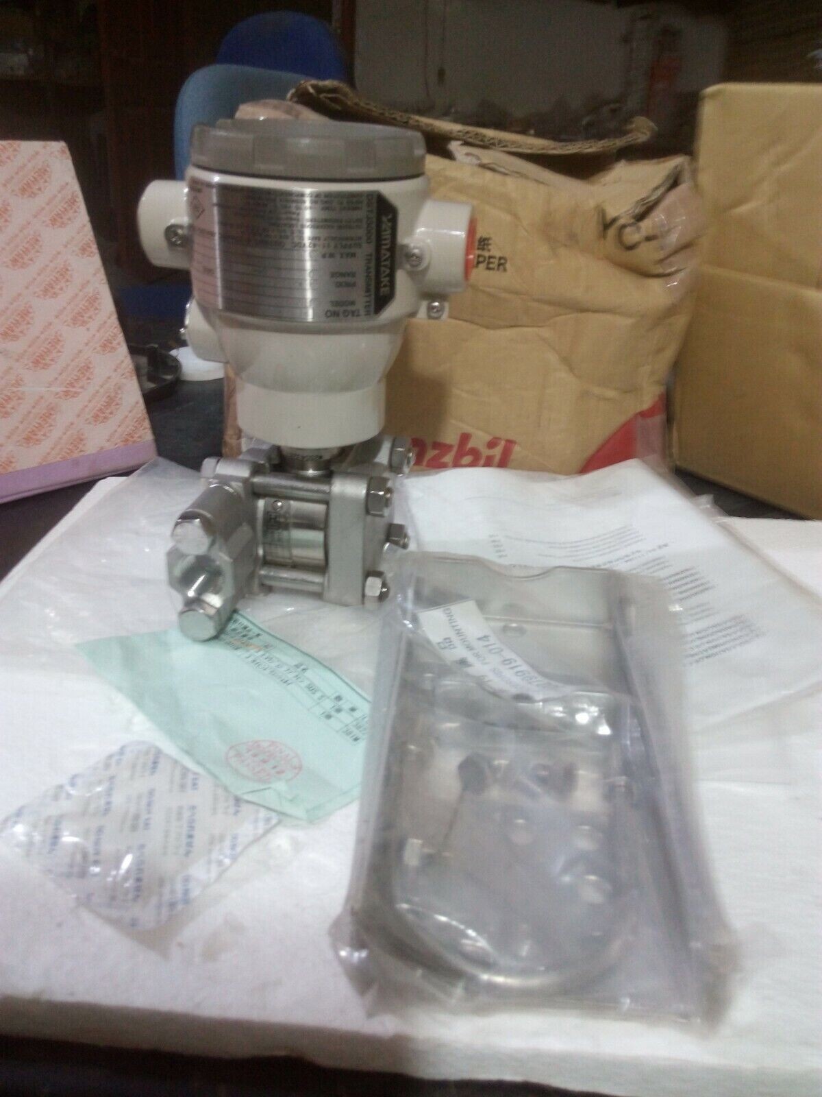 Yamatake Azbil JTG940 4-20mA -1/35kg Pressure Transmitter Yamatake Azbil JTG940 4-20mA -1/35kg Pressure Transmitter