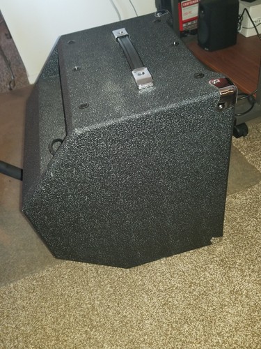 Ibanez SRT805DX, Hartke KB12, Zoom B3 + Extras