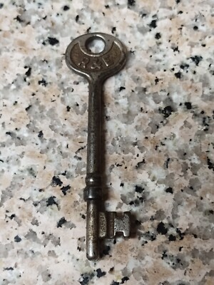 VINTAGE 3.5'' ANTIQUE R&E #2 SKELETON KEY RUSSELL & ERWIN MADE IN USA  1860s