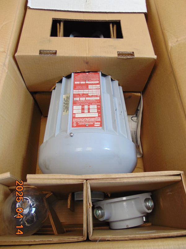 Crouse-Hinds EVMCX92171/MT 175W Hazardous Location Lighting Fixture