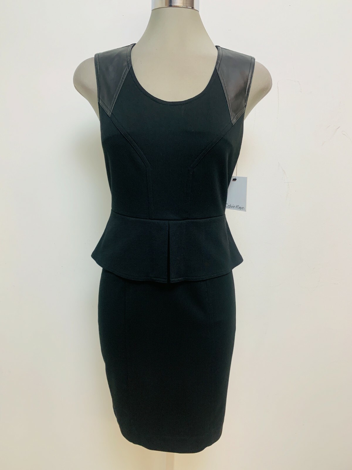 Новинка Calvin Klein с изысканной ЧЕРНОЙ баской из искусственной кожи, миниатюрный размер 6Р