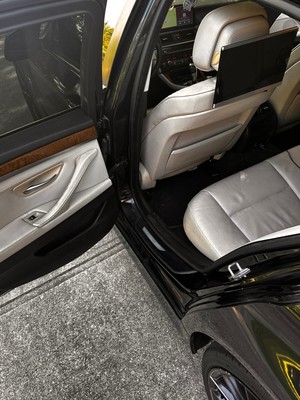 image 4 of interior