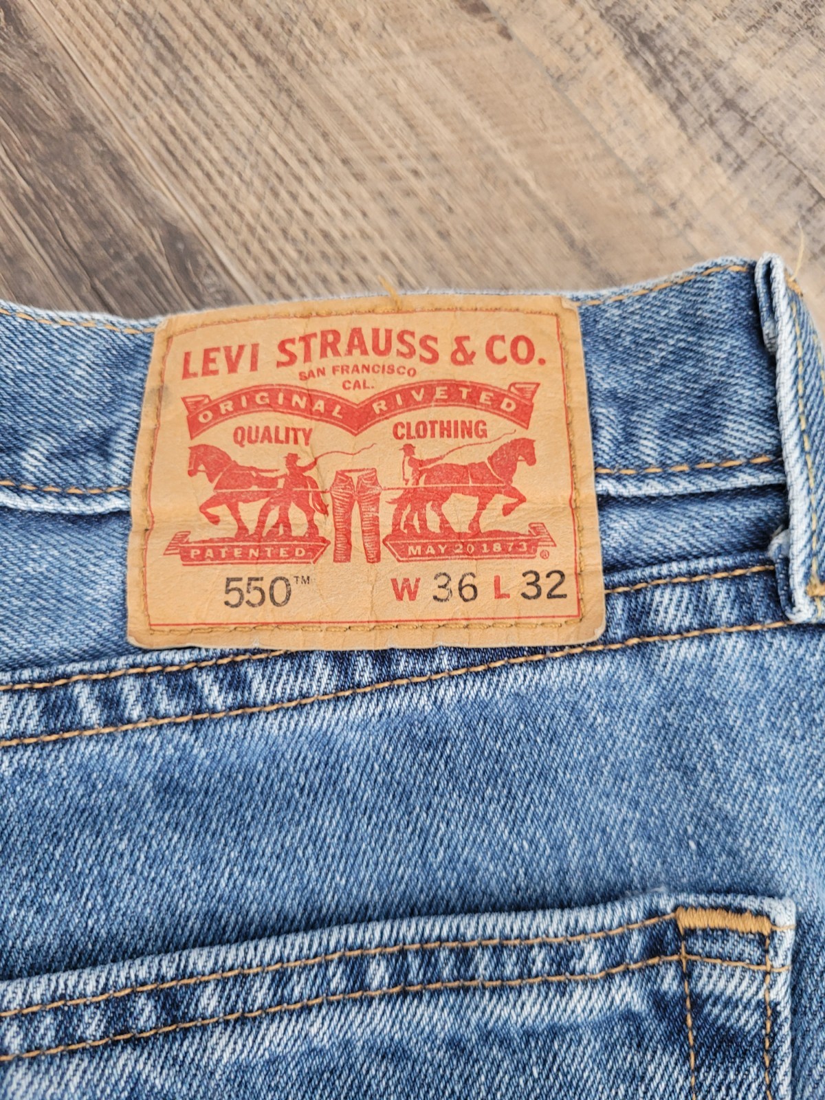 Levi's 550 Medium Wash Cotton Jeans Size 36x32 Classic Cowboy Relaxed Fit