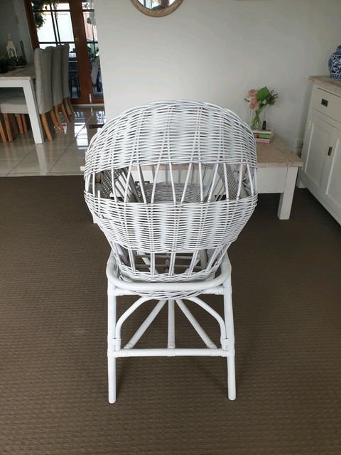 wicker bassinet stand