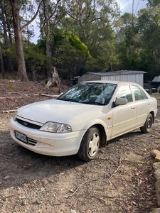 Ford laser 2001