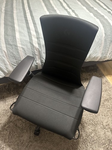 最終プライス　HERMAN MILLER I've found the perfect new chair for your office with $457