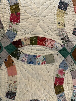 Quilted Runner With 2 Matching Round Placemats For The Holidays