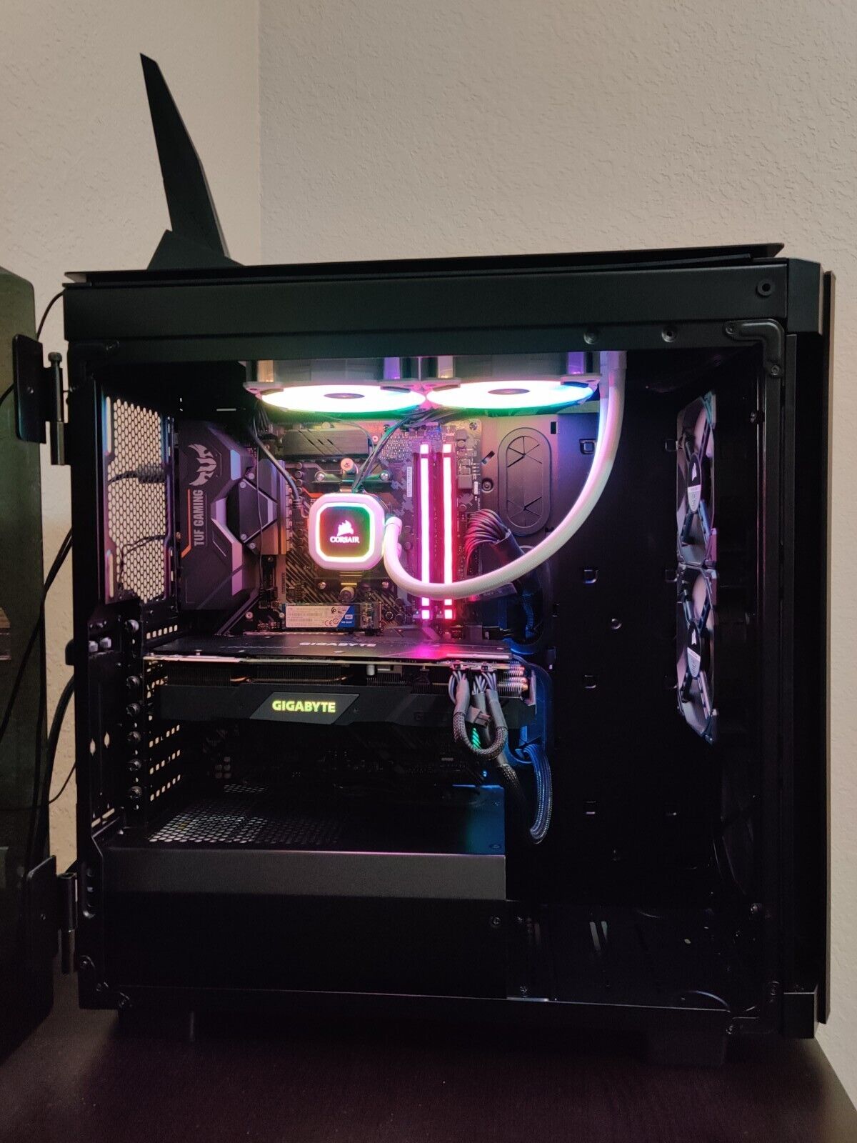 RGB GAMING PC - RYZEN 7 3700X, RTX 2070 SUPER, ASUS X-570 RGB GAMING PC - RYZEN 7 3700X, RTX 2070 SUPER, ASUS X-570